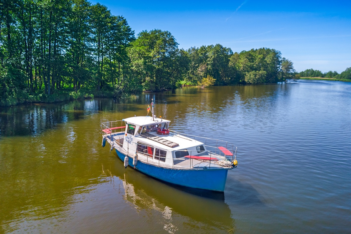 Laivas „Upaitis“ Nemuno deltos vandenyse