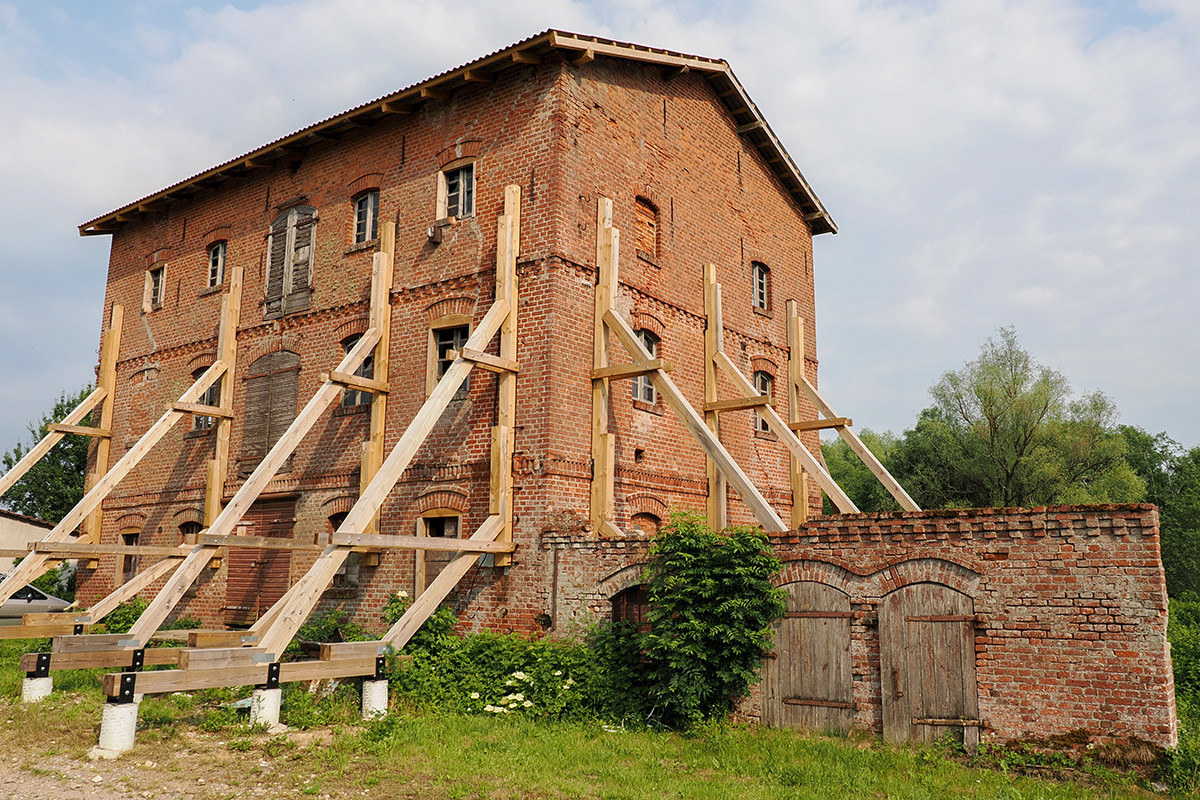 Vandens malūno pastatas Katyčiuose