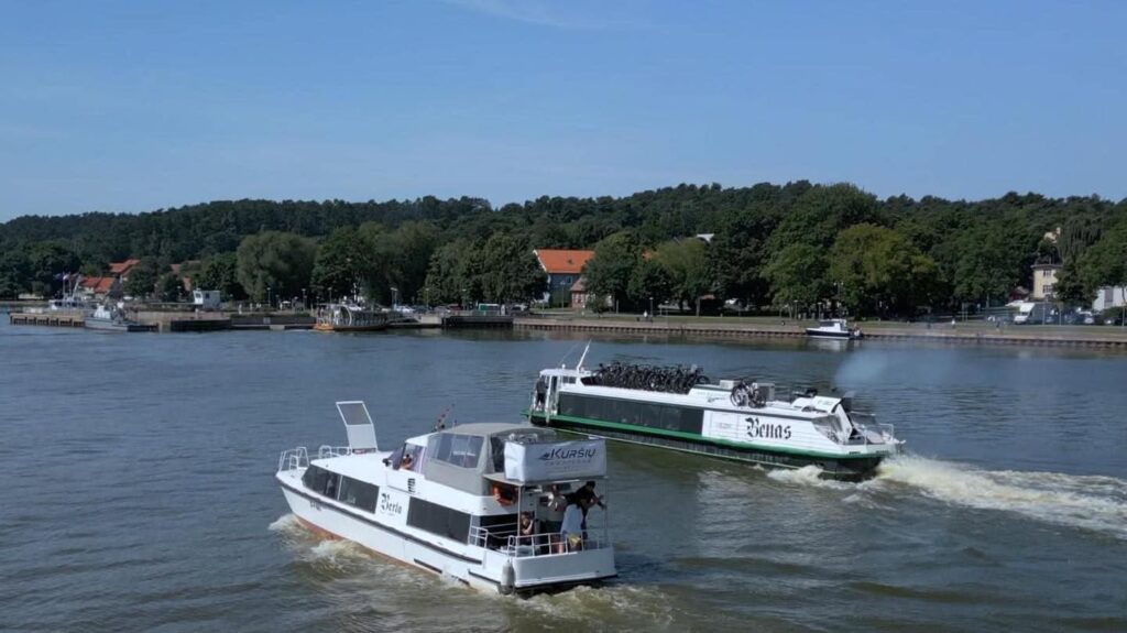 Kuršių ekspreso laivai „Berta“ ir „Benas“ kuršių mariose